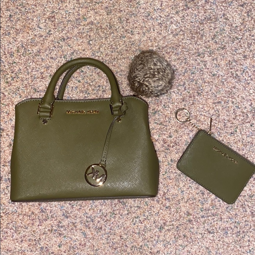 Never used olive Michael Kors purse and wallet